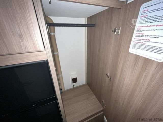 Kamper z alkową CARADO pro A 361