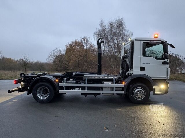 Kroklastebil man TGM 15.290 BL Abrollkipper AHK