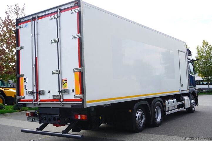 Chladírenský vůz Mercedes-Benz Actros 2546 / Lecapitaine refrigerator