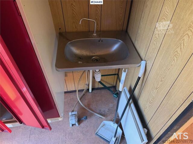Letthus kabina – odpočinková místnost  Letthus cabin – break room
