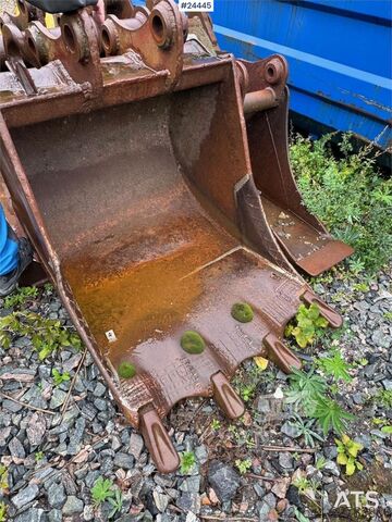 Excavadora sobre orugas Mitsubishi SM120-8 Crawler Excavator – 3 Buckets – 6,400 Hour
