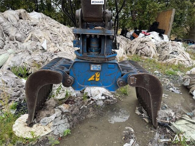 Excavadora sobre orugas Mitsubishi SM120-8 Crawler Excavator – 3 Buckets – 6,400 Hour