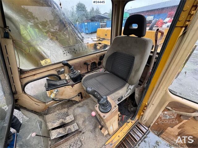 Excavadora sobre orugas Mitsubishi SM120-8 Crawler Excavator – 3 Buckets – 6,400 Hour