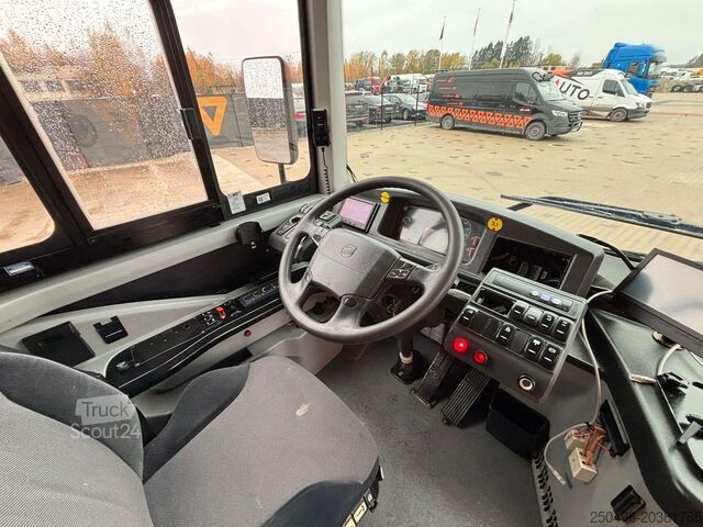 Міжміський автобус Volvo B7RLE 8900 4x2 48 SEATS / AC / AUXILIARY HEATER