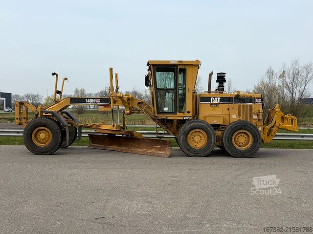 Road grader Caterpillar 140H