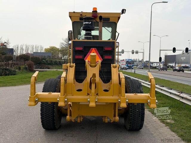 Road grader Caterpillar 140H