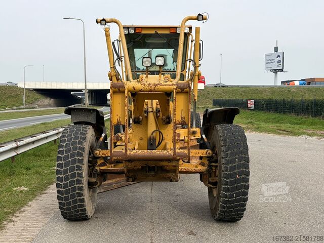 Road grader Caterpillar 140H