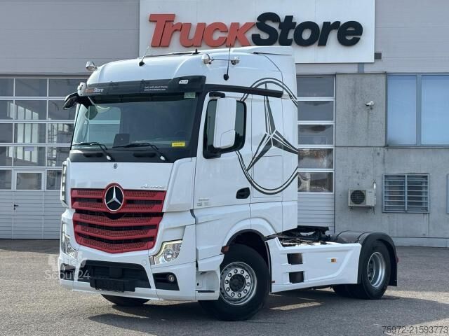 Standardni vlačilec  Actros 1845 LS