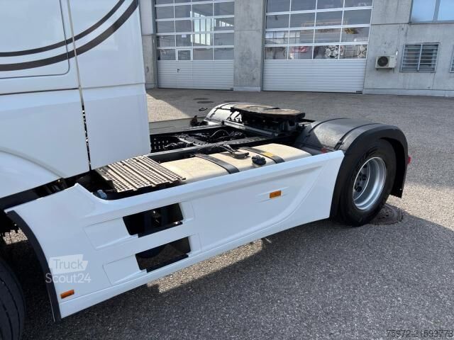 Standardni vlačilec  Actros 1845 LS