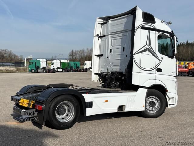 Standardni vlačilec  Actros 1845 LS