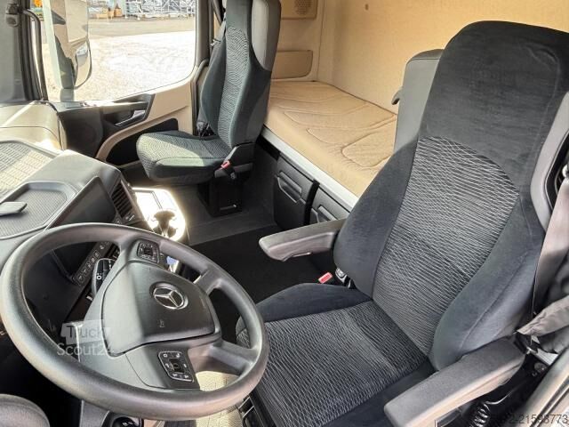 Standardni vlačilec  Actros 1845 LS