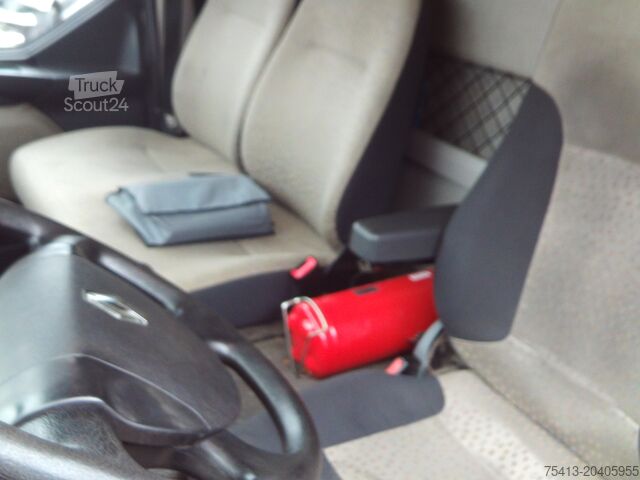 Camion-caisse renault Midlum 200