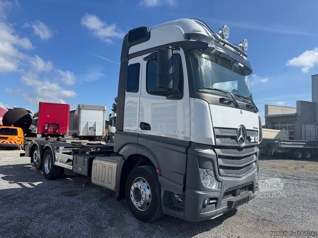 Camion porte-caisses amovibles Mercedes-Benz Actros 2540 BDF exBW Fahrsch BIG KM 100