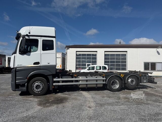 Camion porte-caisses amovibles Mercedes-Benz Actros 2540 BDF exBW Fahrsch BIG KM 100