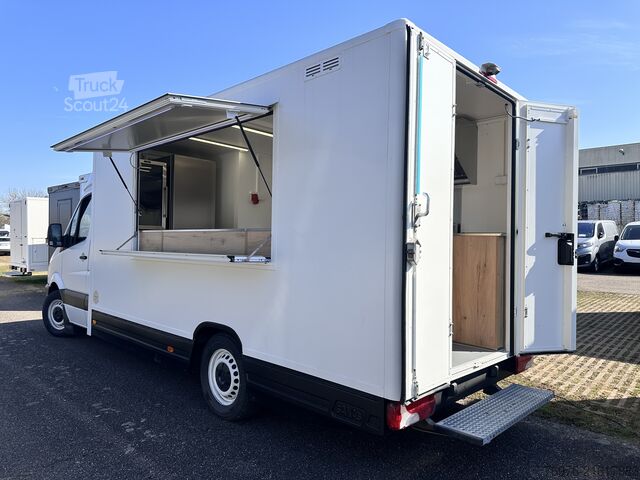 Verkeerswerkzaamheden Mercedes-Benz Foodtruck, Imbisswagen, Food Truck mit neuer Küche und Ausstattung