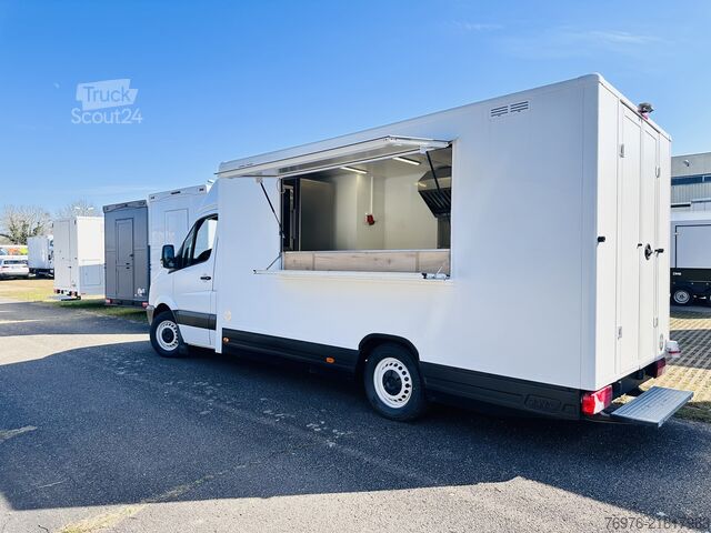 Verkeerswerkzaamheden Mercedes-Benz Foodtruck, Imbisswagen, Food Truck mit neuer Küche und Ausstattung