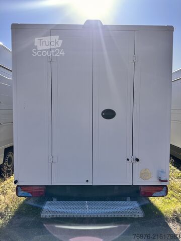 Verkeerswerkzaamheden Mercedes-Benz Foodtruck, Imbisswagen, Food Truck mit neuer Küche und Ausstattung