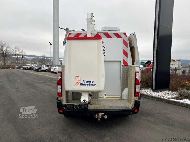 Platformă de lucru montată pe camion Renault Master 2.3 dCi / France Elevateur 121FCC, 12,5m