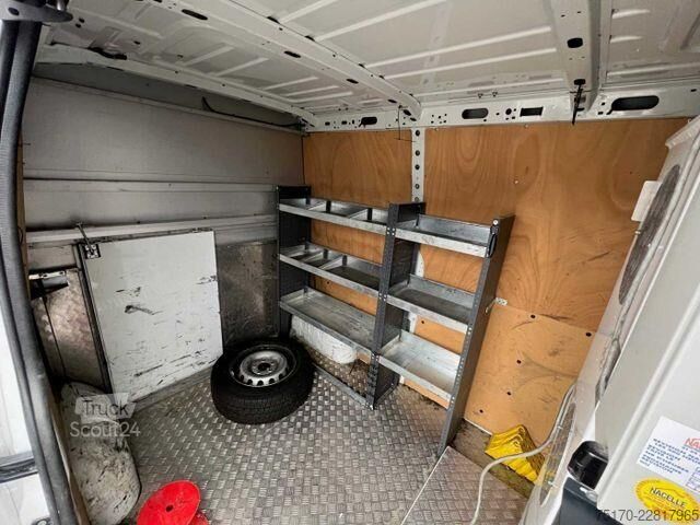 Platformă de lucru montată pe camion Renault Master 2.3 dCi / France Elevateur 121FCC, 12,5m