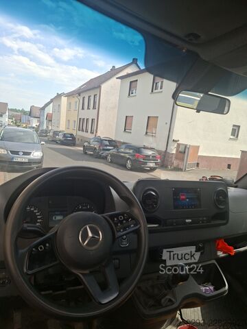 Basculante trilateral Mercedes-Benz Sprinter 314