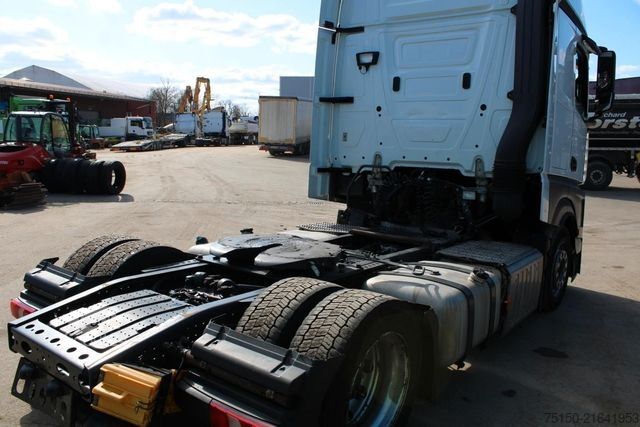 Cap tractor voluminos MERCEDES-BENZ 1845 4x2 LL - StreamSpace - 2 x Tank Nr.: 082