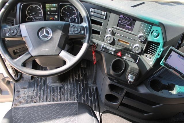 Cap tractor voluminos MERCEDES-BENZ 1845 4x2 LL - StreamSpace - 2 x Tank Nr.: 082