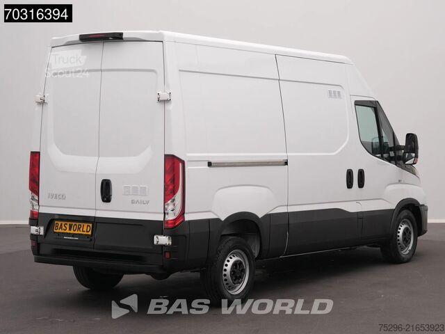 Bestelauto Iveco Daily 35S16 L2H2 160PK  3,5t Trekgewicht Navi A...