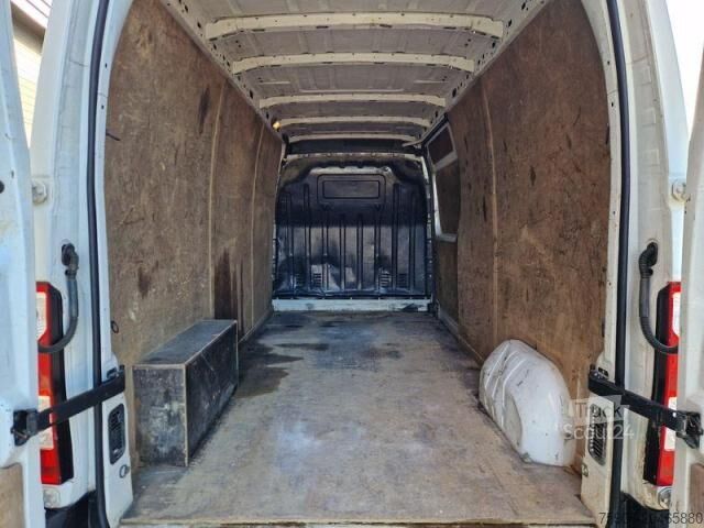 Transporter mit Koffer Renault Master 170
