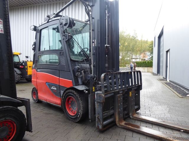 Ανυψωτικό περονοφόρο με εμπρόσθιο φορτηγό Linde E50HL-01/600