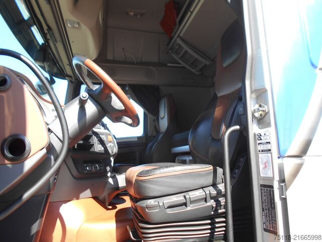 Prostorninska vlačilna enota DAF XF 530 SSC - LOW DECK