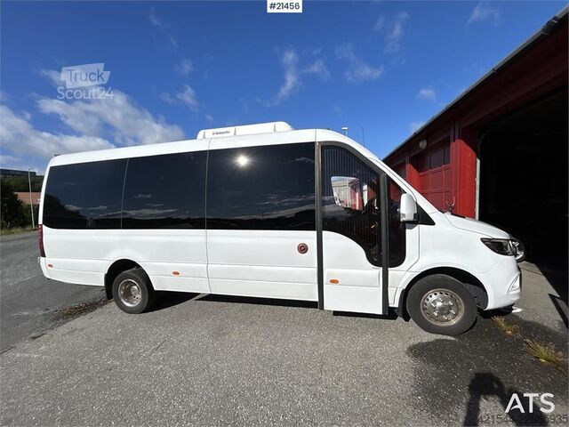 Minibussi Mercedes-Benz Sprinter 519 w/ 16+1 seats and 3 wheelchair users