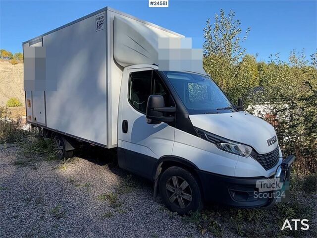 Kuffert Iveco 4x2 Box truck - Zepro tail lift and side door
