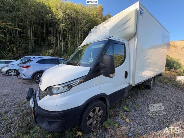 Kuffert Iveco 4x2 Box truck - Zepro tail lift and side door