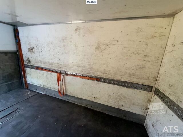 Kuffert Iveco 4x2 Box truck - Zepro tail lift and side door