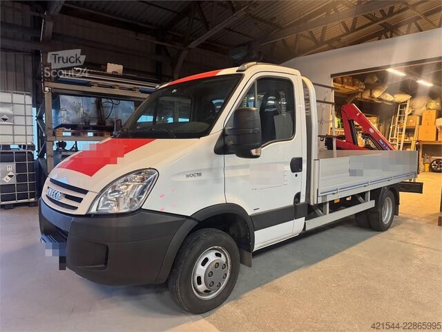 Trailer til platform Iveco 50C18 Flatbed Truck with Rear-Mounted HMF Crane –