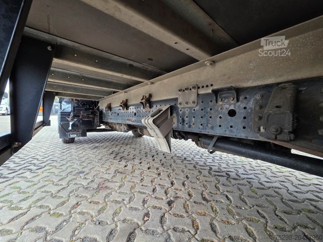 Skriňová dodávka FUSO Canter 9C18 / Ladebordwand / 3 Sitzen