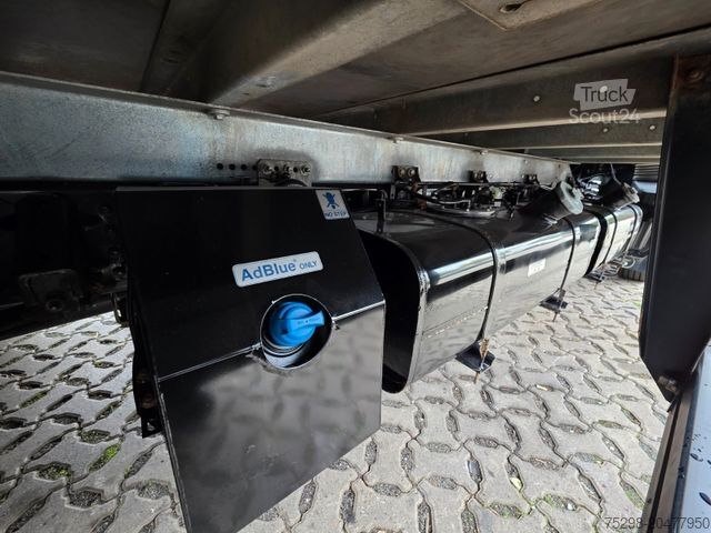 Skriňová dodávka FUSO Canter 9C18 / Ladebordwand / 3 Sitzen