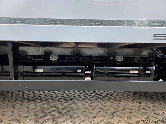 Skriňová dodávka FUSO Canter 9C18 / Ladebordwand / 3 Sitzen