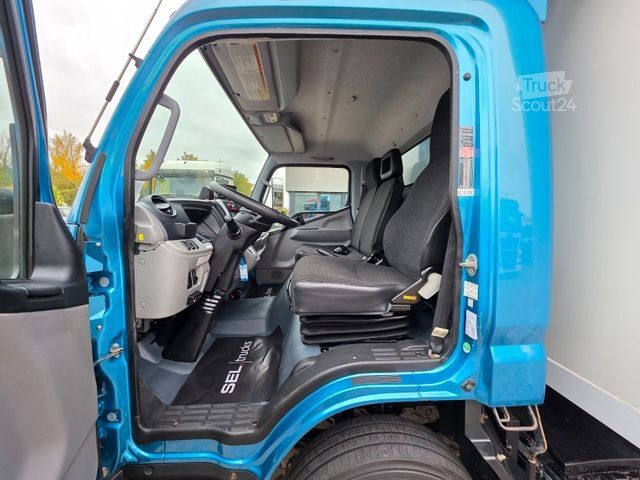 Skriňová dodávka FUSO Canter 9C18 / Ladebordwand / 3 Sitzen