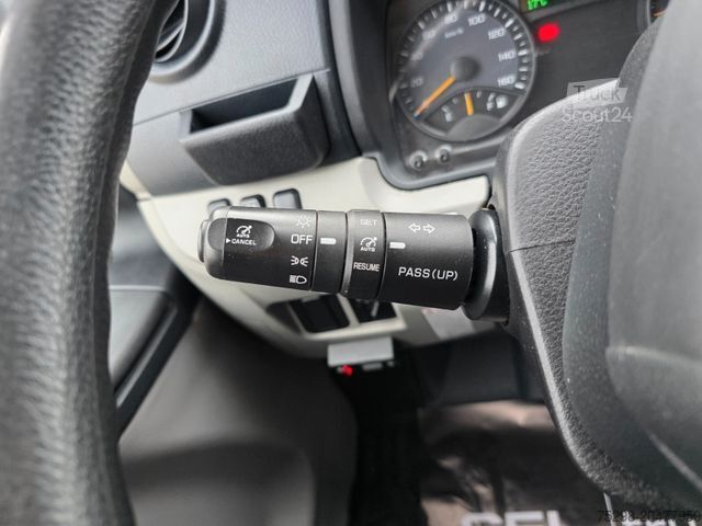 Skriňová dodávka FUSO Canter 9C18 / Ladebordwand / 3 Sitzen