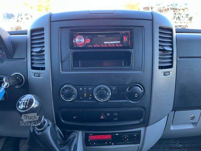 Furgoneta VOLKSWAGEN CRAFTER 2,0 TDI HECKANTRIEB TEMPOMAT KLIMA AHK