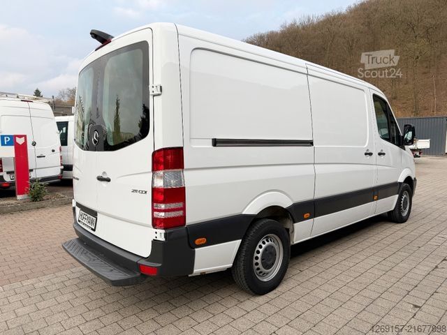 Furgoneta MERCEDES-BENZ Sprinter Kasten 311 CDI L2H1 RWD Kamera Navi