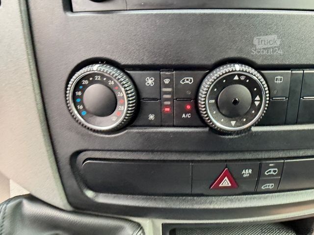 Furgoneta MERCEDES-BENZ Sprinter Kasten 311 CDI L2H1 RWD Kamera Navi