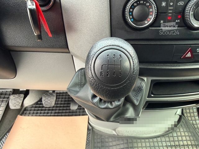Furgoneta MERCEDES-BENZ Sprinter Kasten 311 CDI L2H1 RWD Kamera Navi