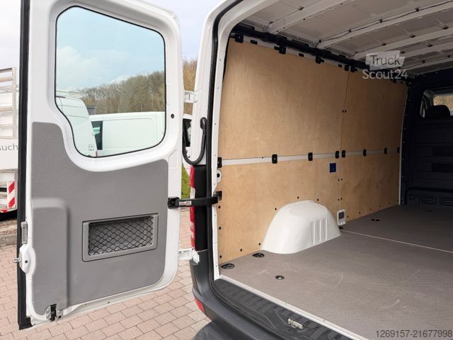 Furgoneta MERCEDES-BENZ Sprinter Kasten 311 CDI L2H1 RWD Kamera Navi