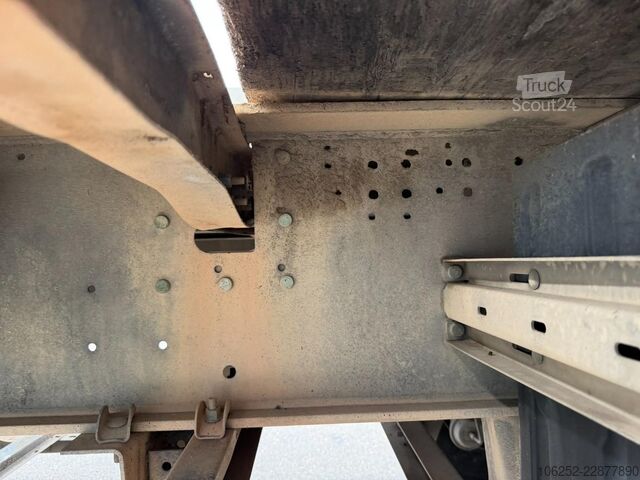 Platform trailer Schmitz Cargobull SCB*S3T - 3 AS PLATEAU + ALU ZIJBORDEN / PLATEA...