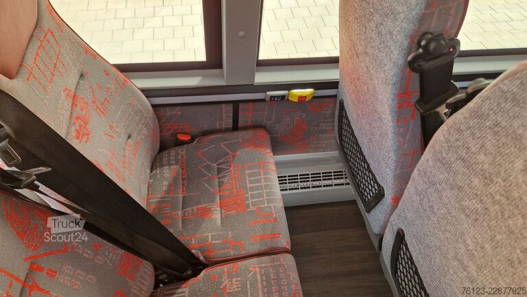 Stadtbus MERCEDES-BENZ Heckniederflur Sprinter 517 / 4 er Bestuhlung