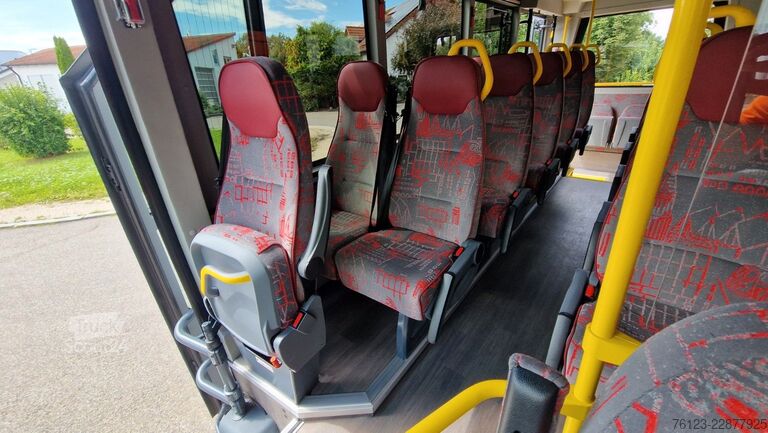 Stadtbus MERCEDES-BENZ Heckniederflur Sprinter 517 / 4 er Bestuhlung