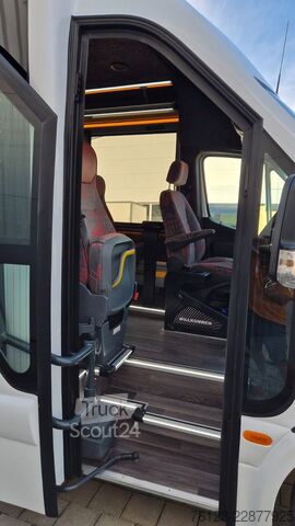 Stadtbus MERCEDES-BENZ Heckniederflur Sprinter 517 / 4 er Bestuhlung