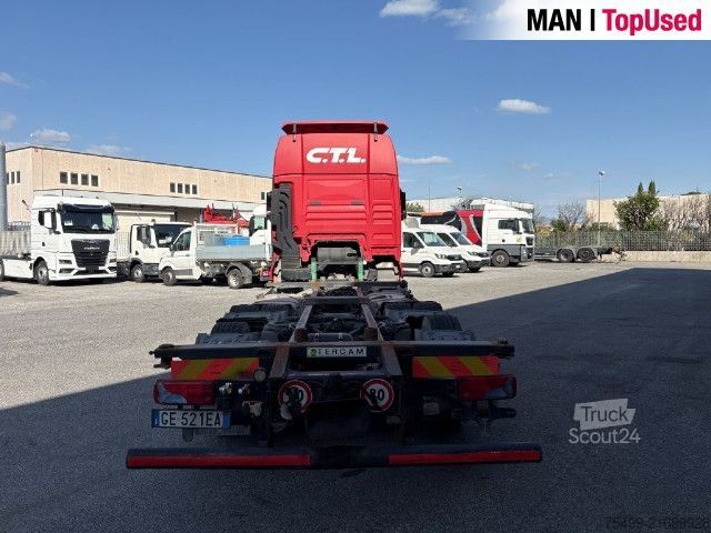 Camion porte-caisses amovibles MAN TGX 26.460 6X2-2 LL